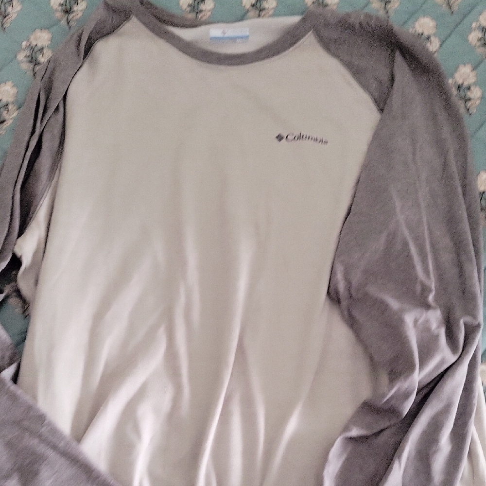 Columbia Two-Tone Gray and Cream Shirt
